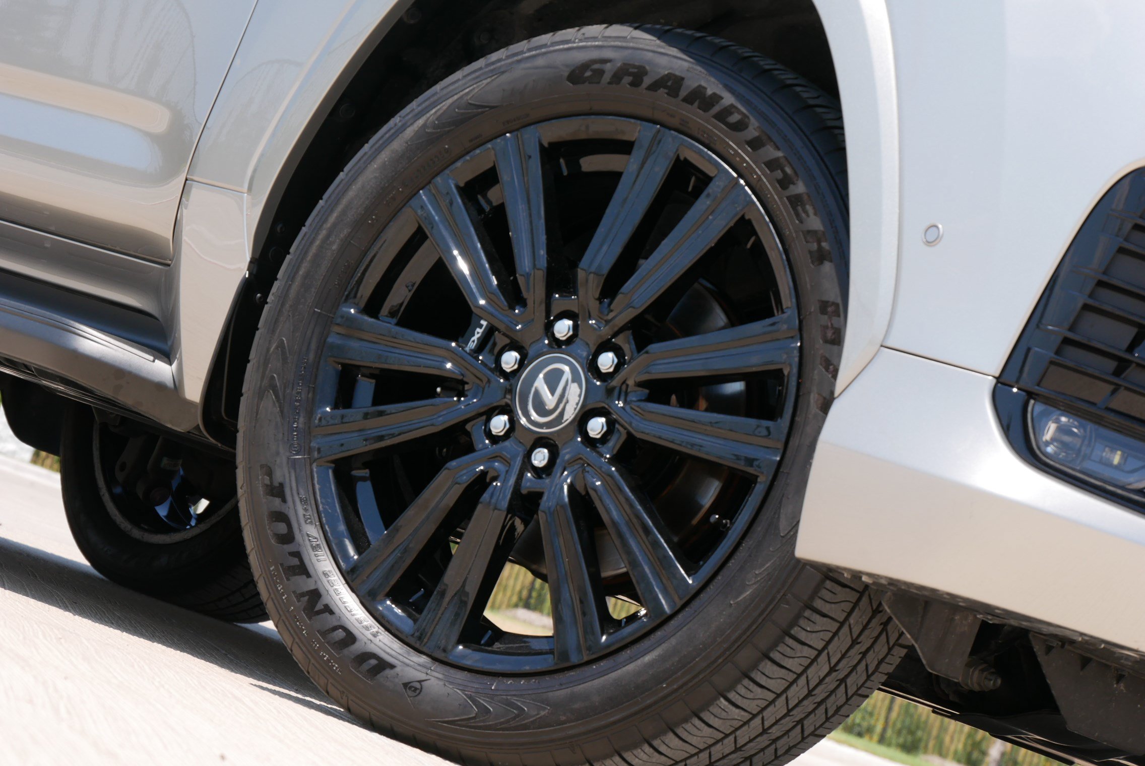 Used 2026 Lexus LX 700h Luxury w/ Appearance Package AWD/4WD image 11