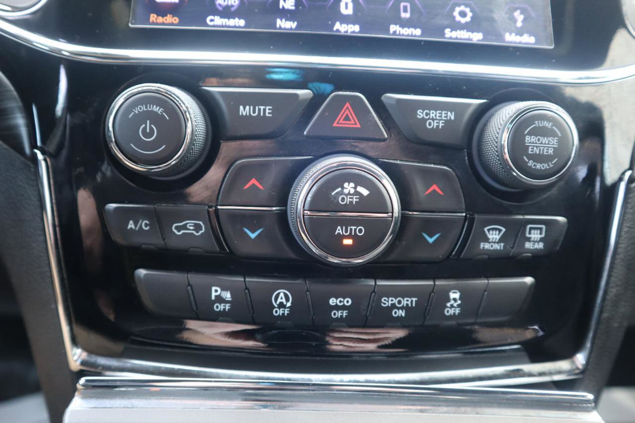 Used 2019 Jeep Grand Cherokee Laredo w/ 18" Wheel & 8.4" Radio Group image 80