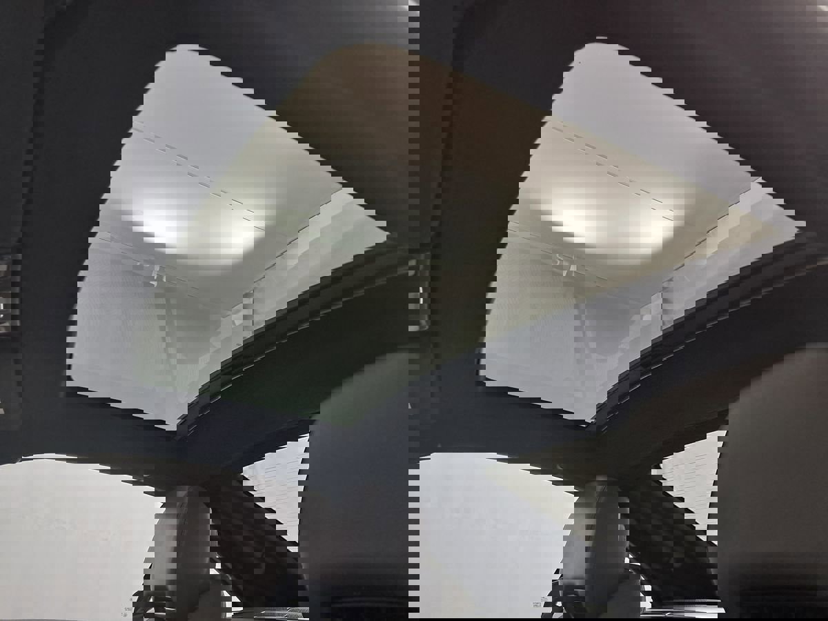 Used 2016 Mercedes-Benz SL 550 image 12