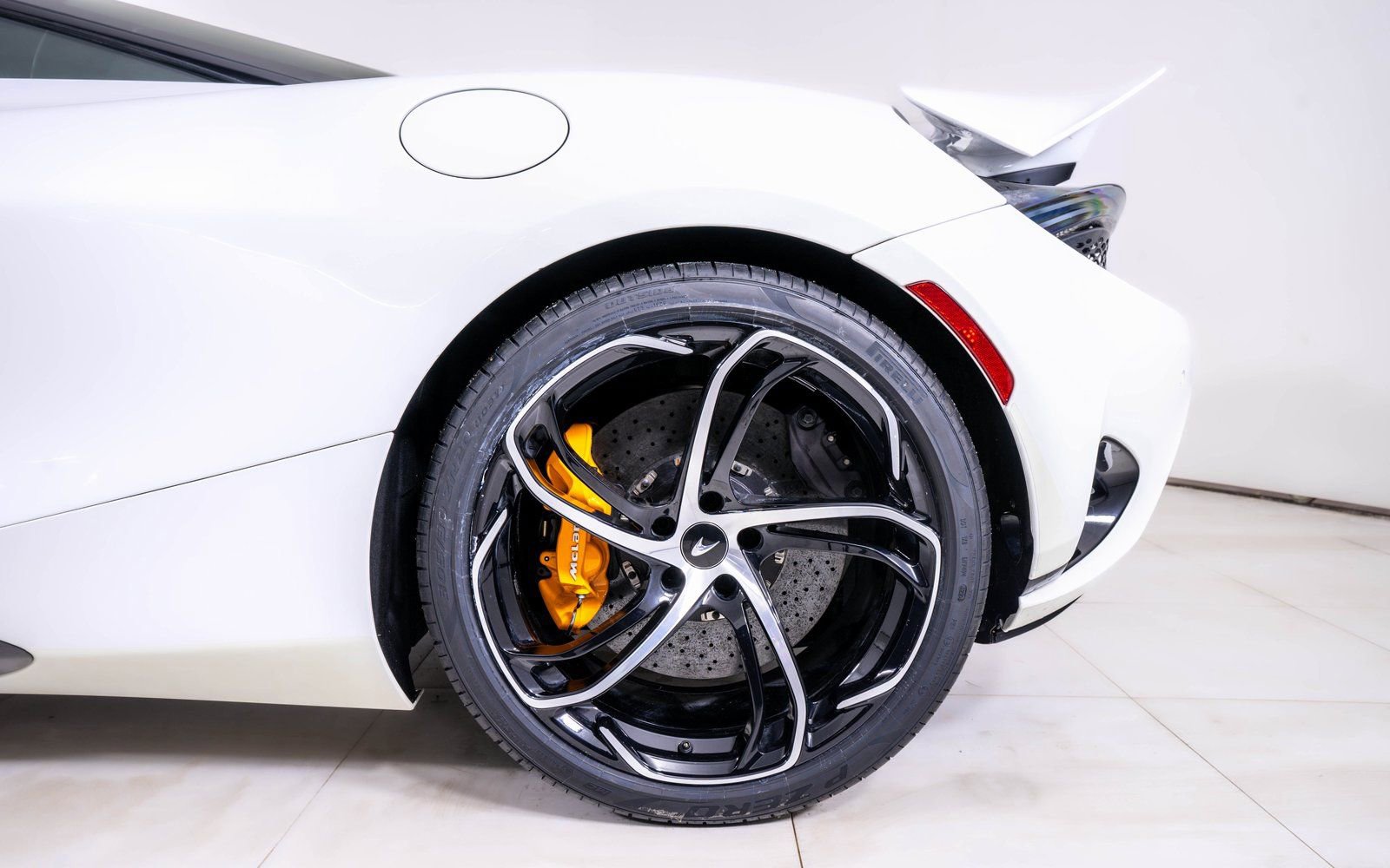 Used 2025 McLaren 750S image 13