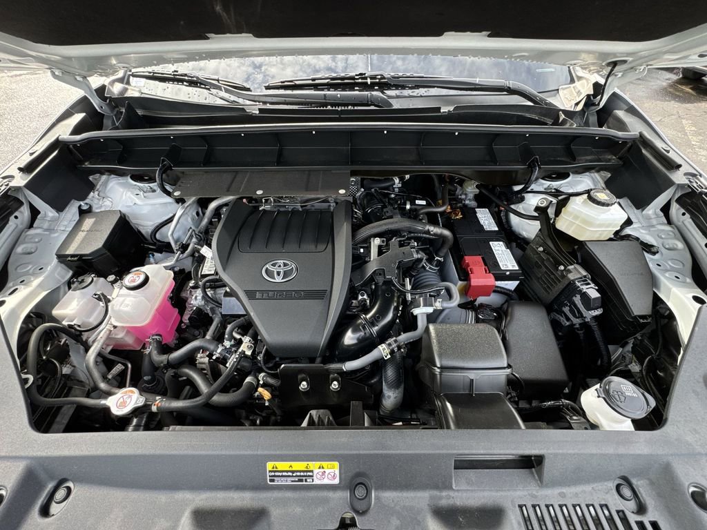 Used 2023 Toyota Highlander LE image 26
