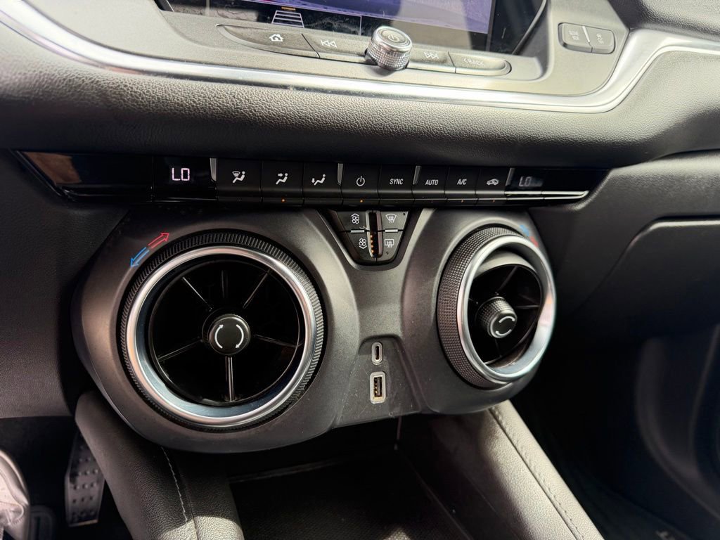 Used 2022 Chevrolet Blazer LT FWD image 30
