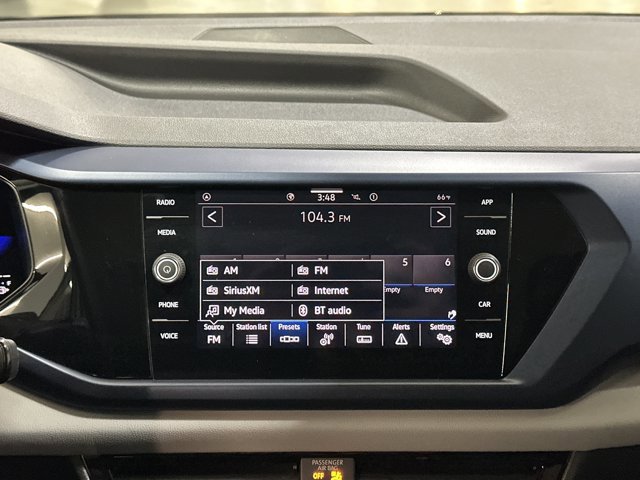 Certified 2022 Volkswagen Taos SE image 31