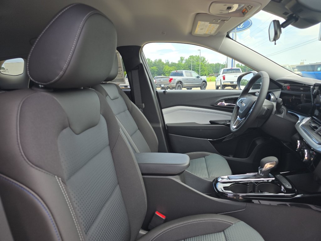 New 2026 Chevrolet Trax LT w/ Driver Confidence Package FWD image 14