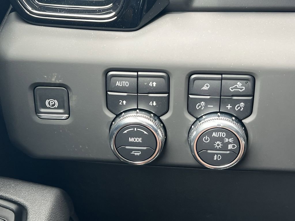 New 2025 GMC Sierra 1500 AT4 w/ Technology Package image 11