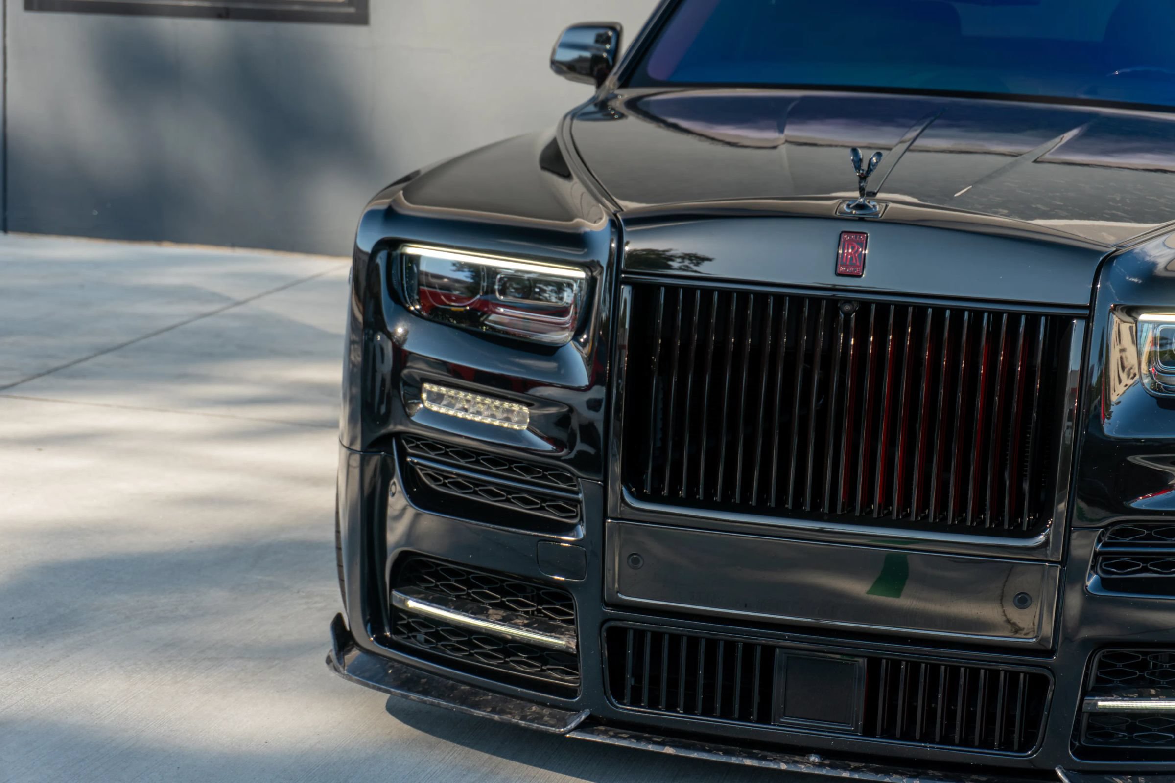 Used 2024 Rolls-Royce Phantom Sedan w/ The Phantom Package RWD image 29