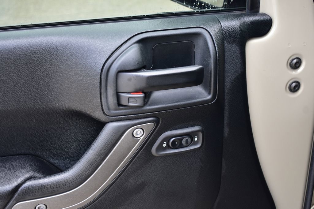 Used 2018 Jeep Wrangler Unlimited Sport S AWD/4WD image 16