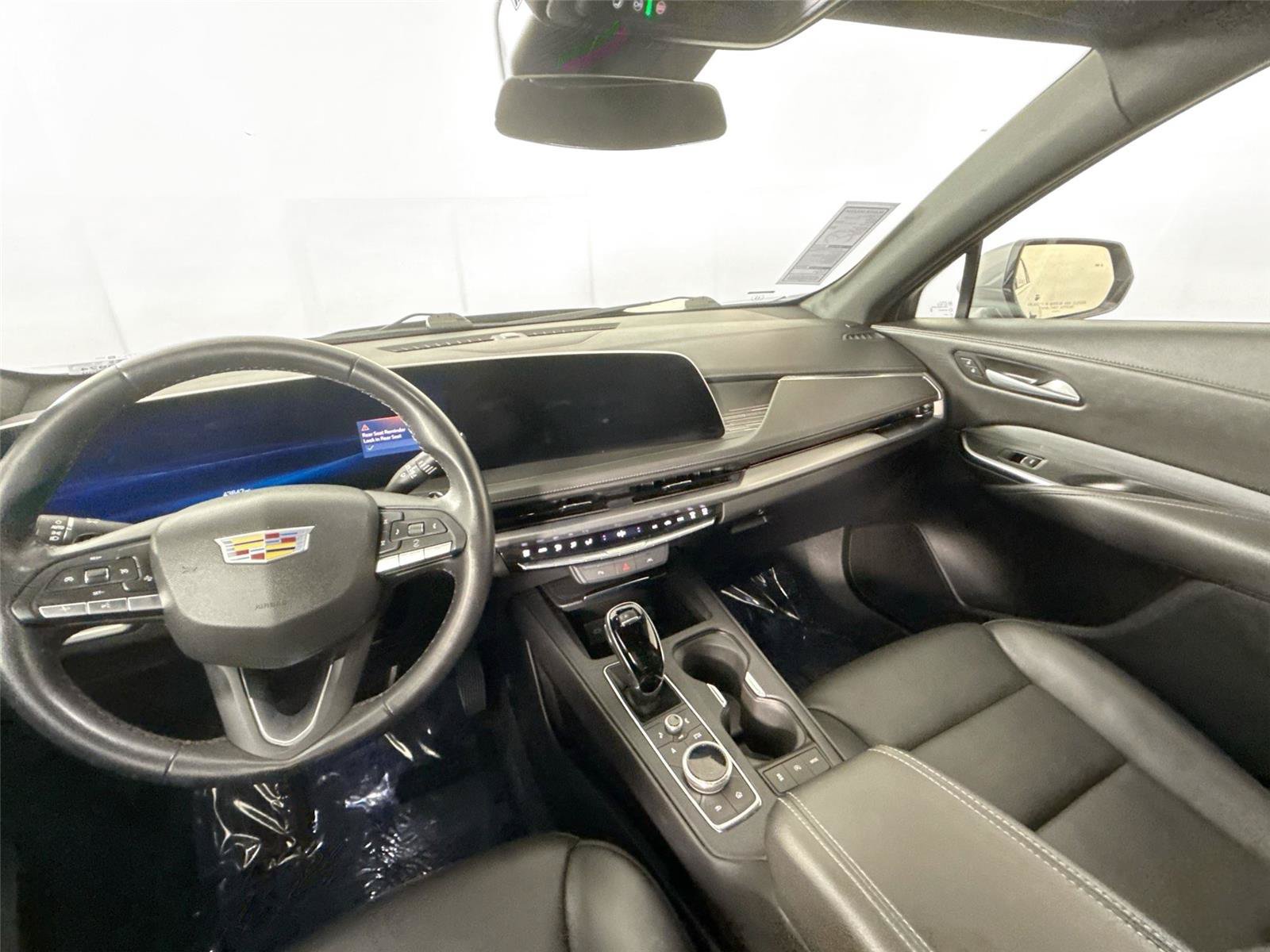Used 2025 Cadillac XT4 Premium Luxury FWD image 32