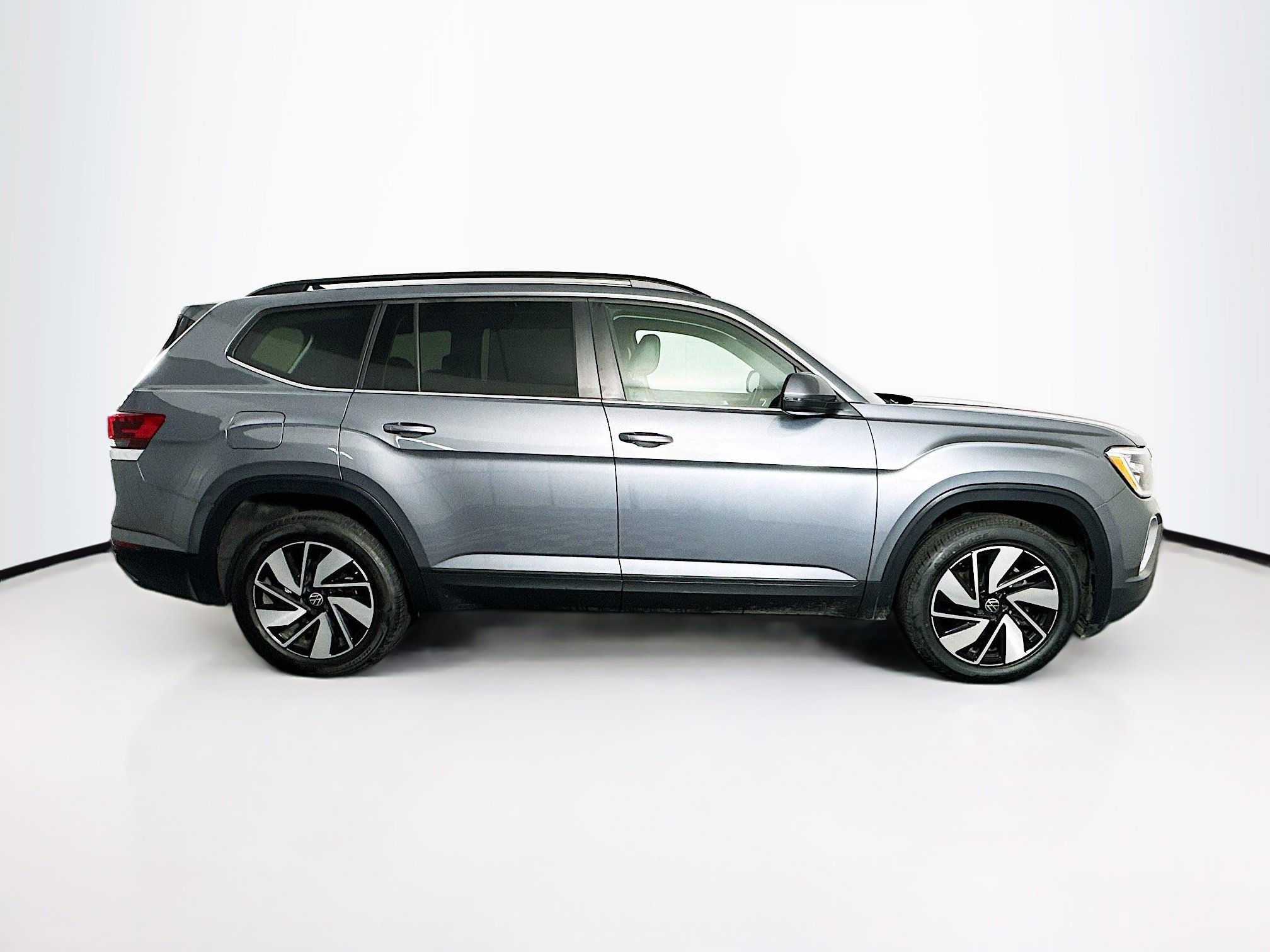 Used 2025 Volkswagen Atlas SE image 10