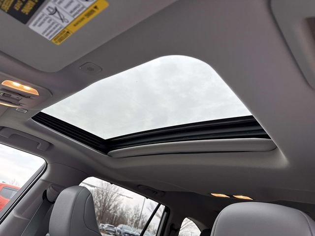 Used 2026 Toyota Highlander XLE image 16