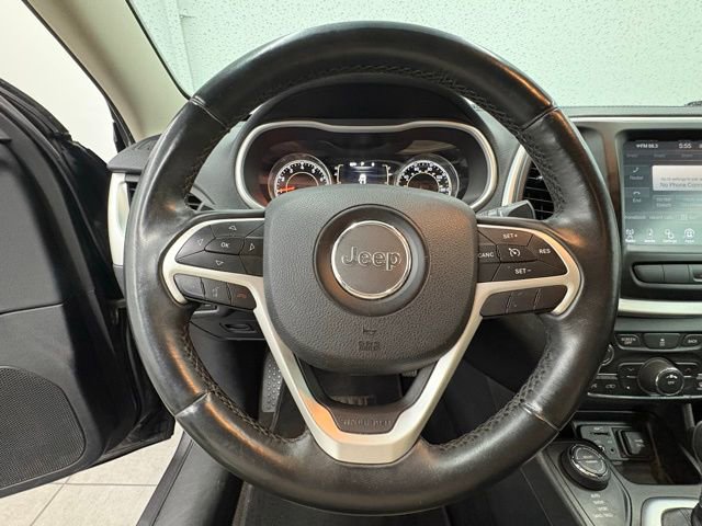 Used 2014 Jeep Cherokee Latitude AWD/4WD image 15