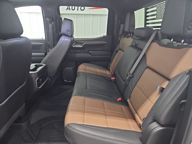Used 2024 Chevrolet Silverado 1500 High Country w/ Technology Package AWD/4WD image 23