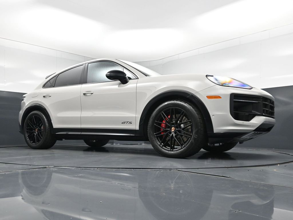 New 2026 Porsche Cayenne GTS image 26