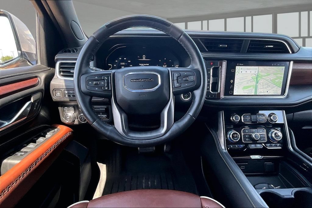 Used 2024 GMC Yukon Denali Ultimate AWD/4WD image 5