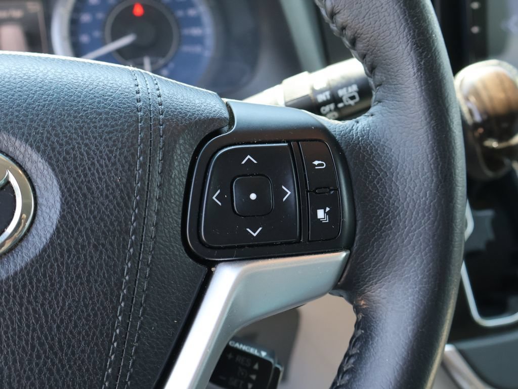Used 2017 Toyota Sienna XLE FWD image 28