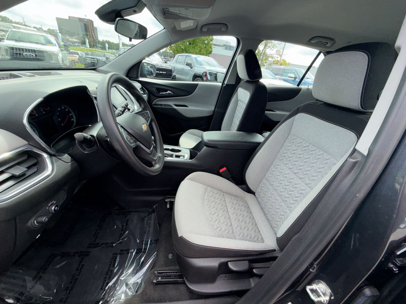 Used 2022 Chevrolet Equinox LS w/ Driver Confidence II Package AWD/4WD image 13