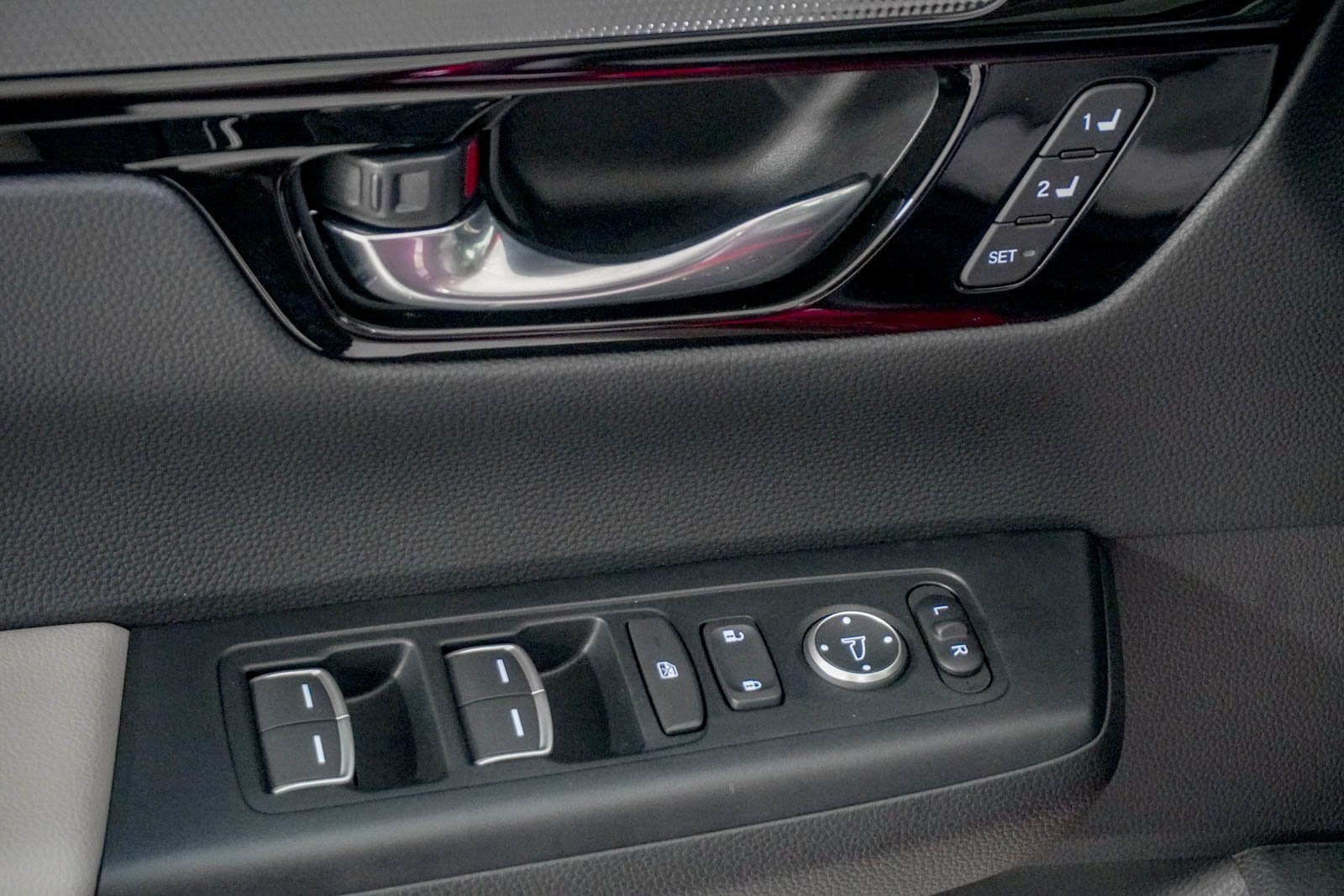 Certified 2025 Honda CR-V EX-L image 18