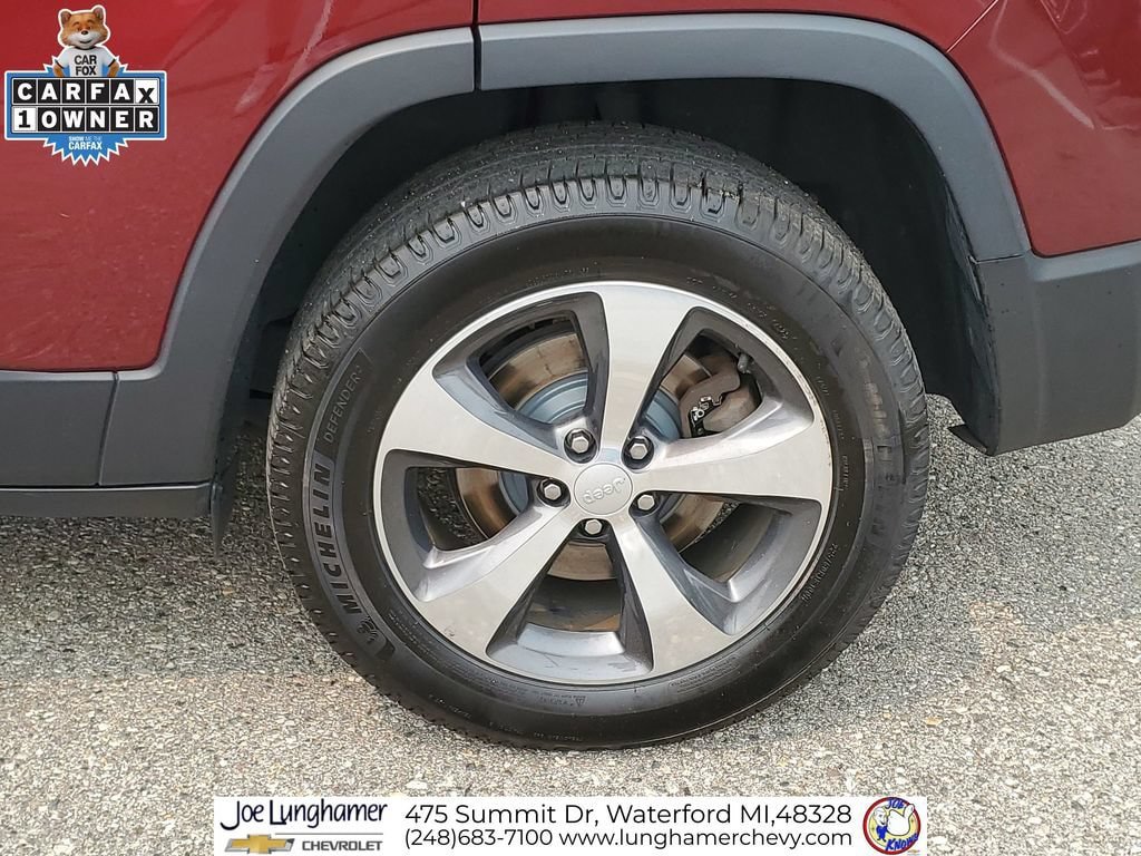 Used 2019 Jeep Cherokee Limited w/ Technology Group AWD/4WD image 33
