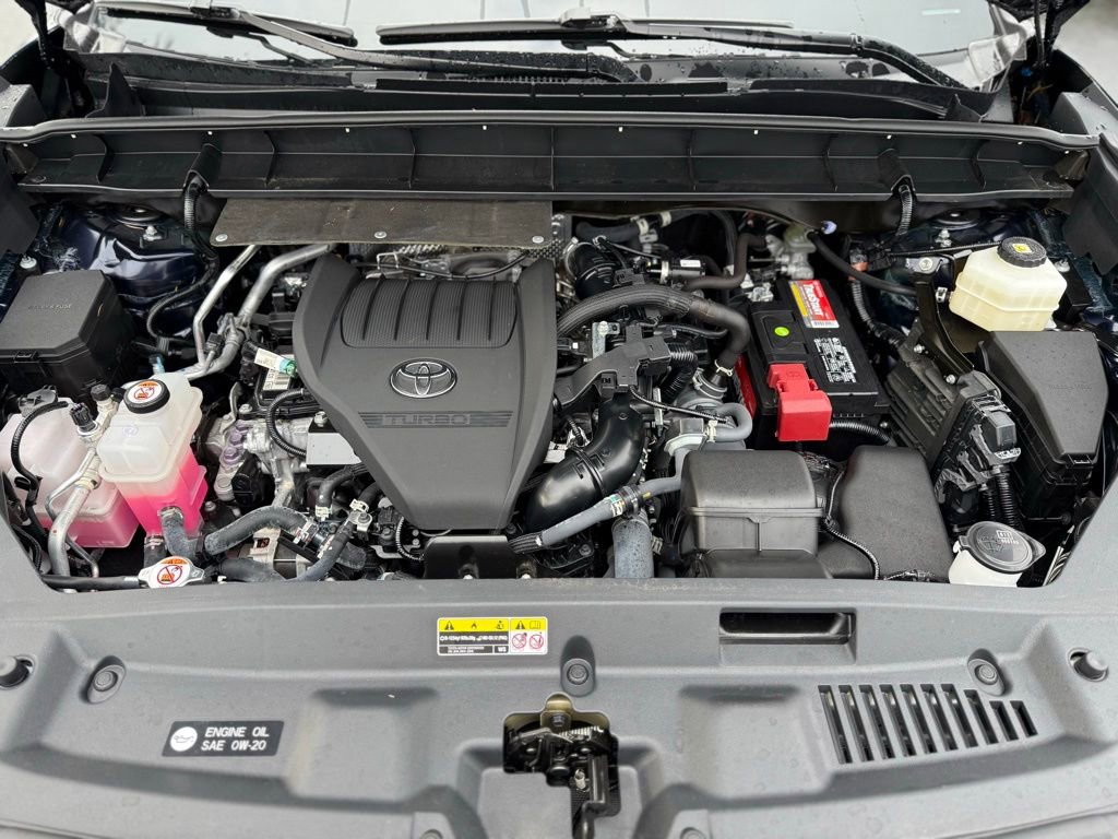 Used 2023 Toyota Highlander L image 10