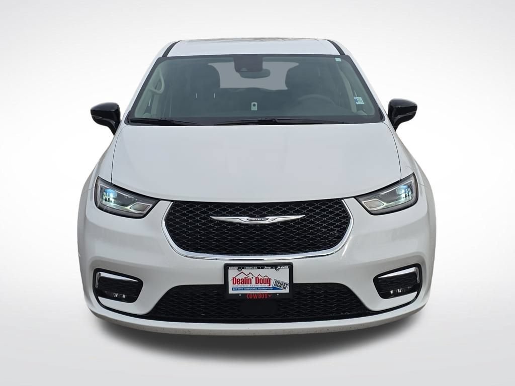 Used 2024 Chrysler Pacifica Touring-L FWD image 9