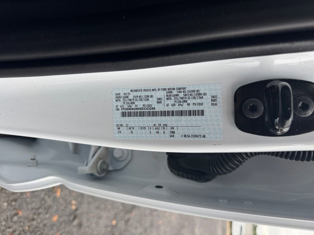 New 2025 Ford F450 XLT w/ XLT Value Package image 31