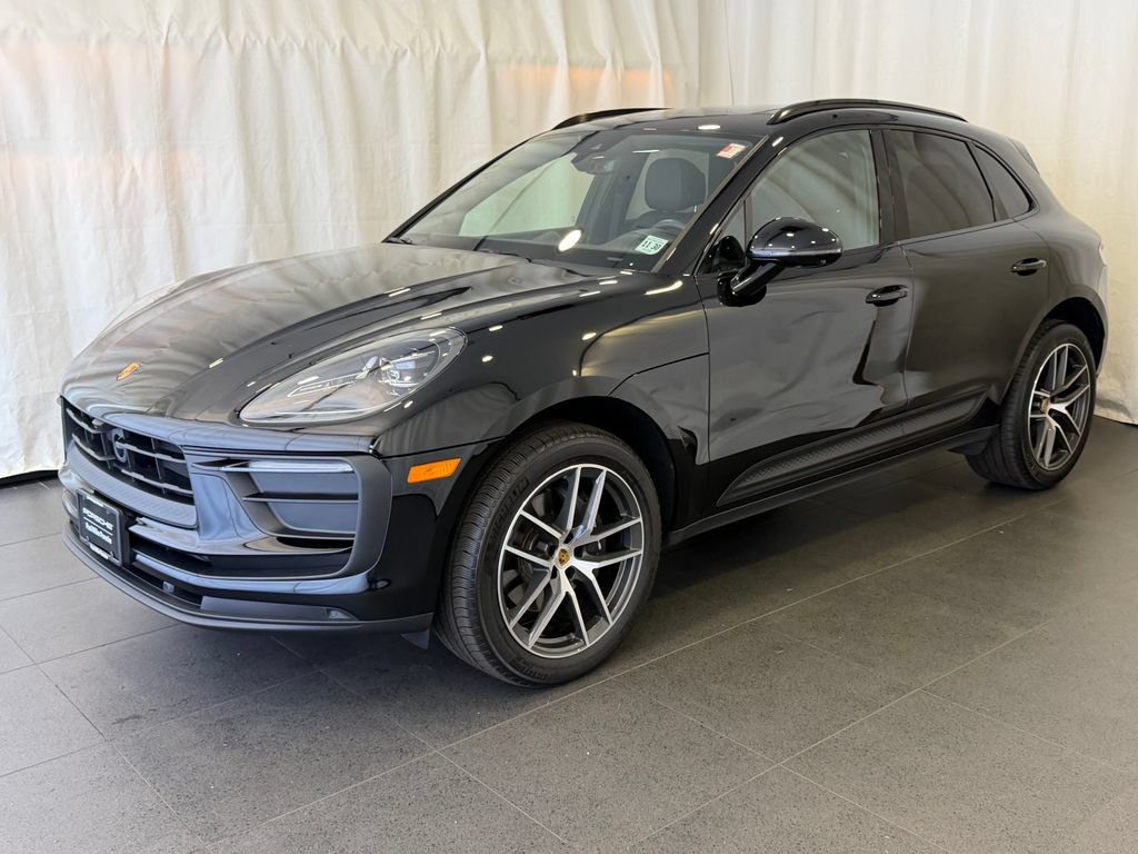 Certified 2026 Porsche Macan AWD/4WD image 1