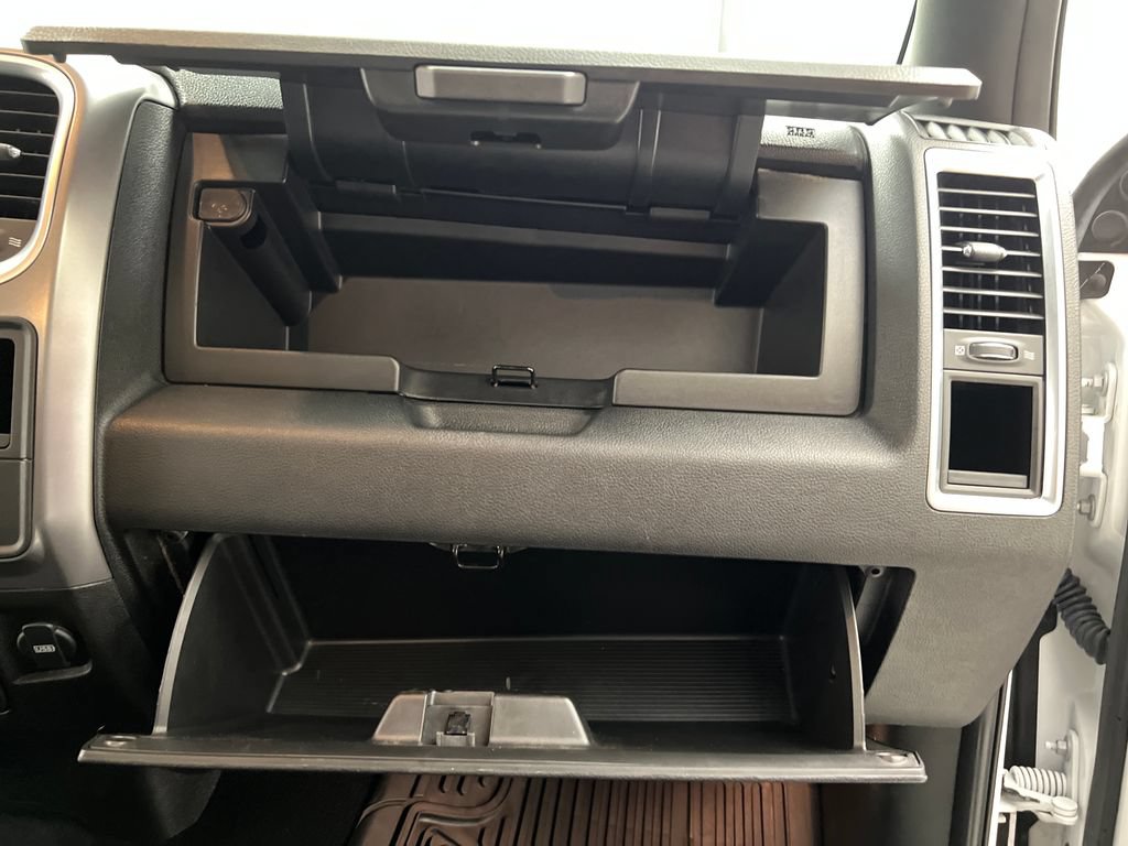 Used 2024 RAM 1500 Warlock AWD/4WD image 31