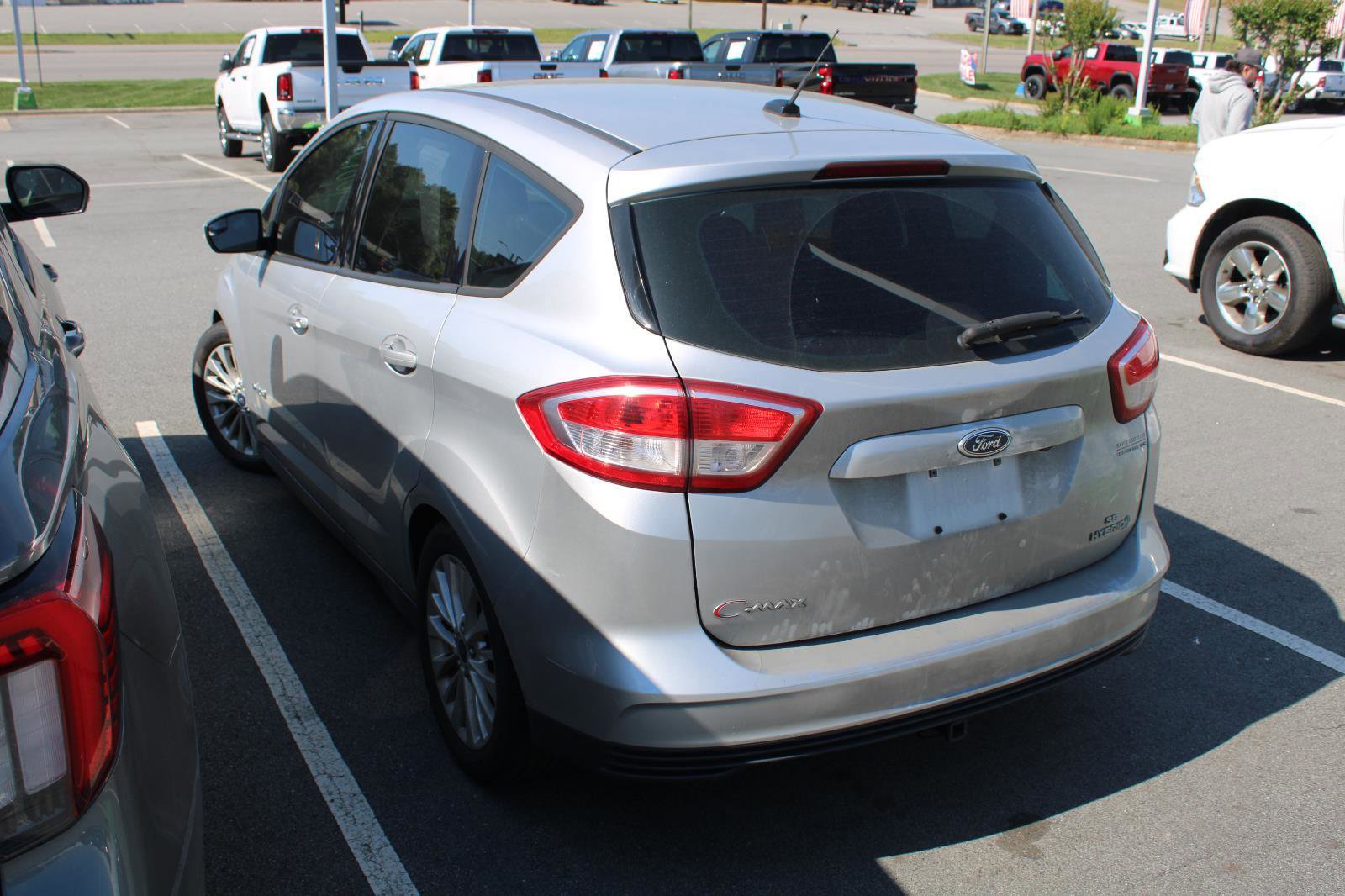 Used 2017 Ford C-MAX SE w/ Cold Weather Package FWD image 8