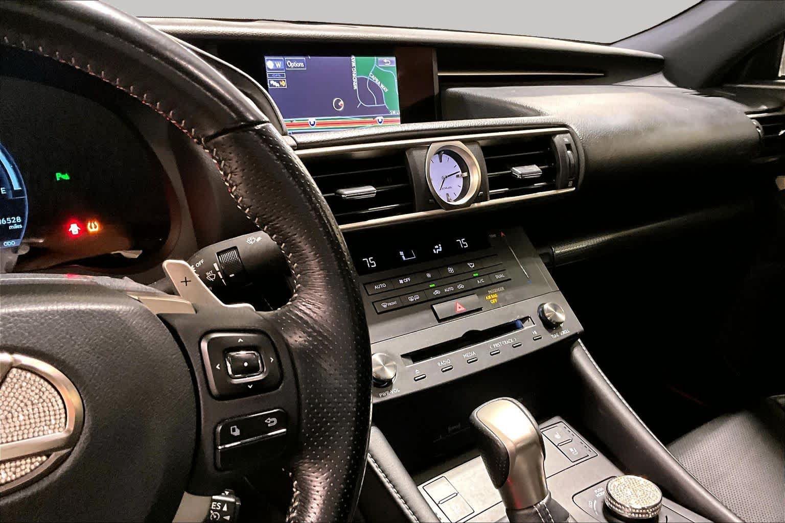 Used 2016 Lexus RC 200t RWD image 6