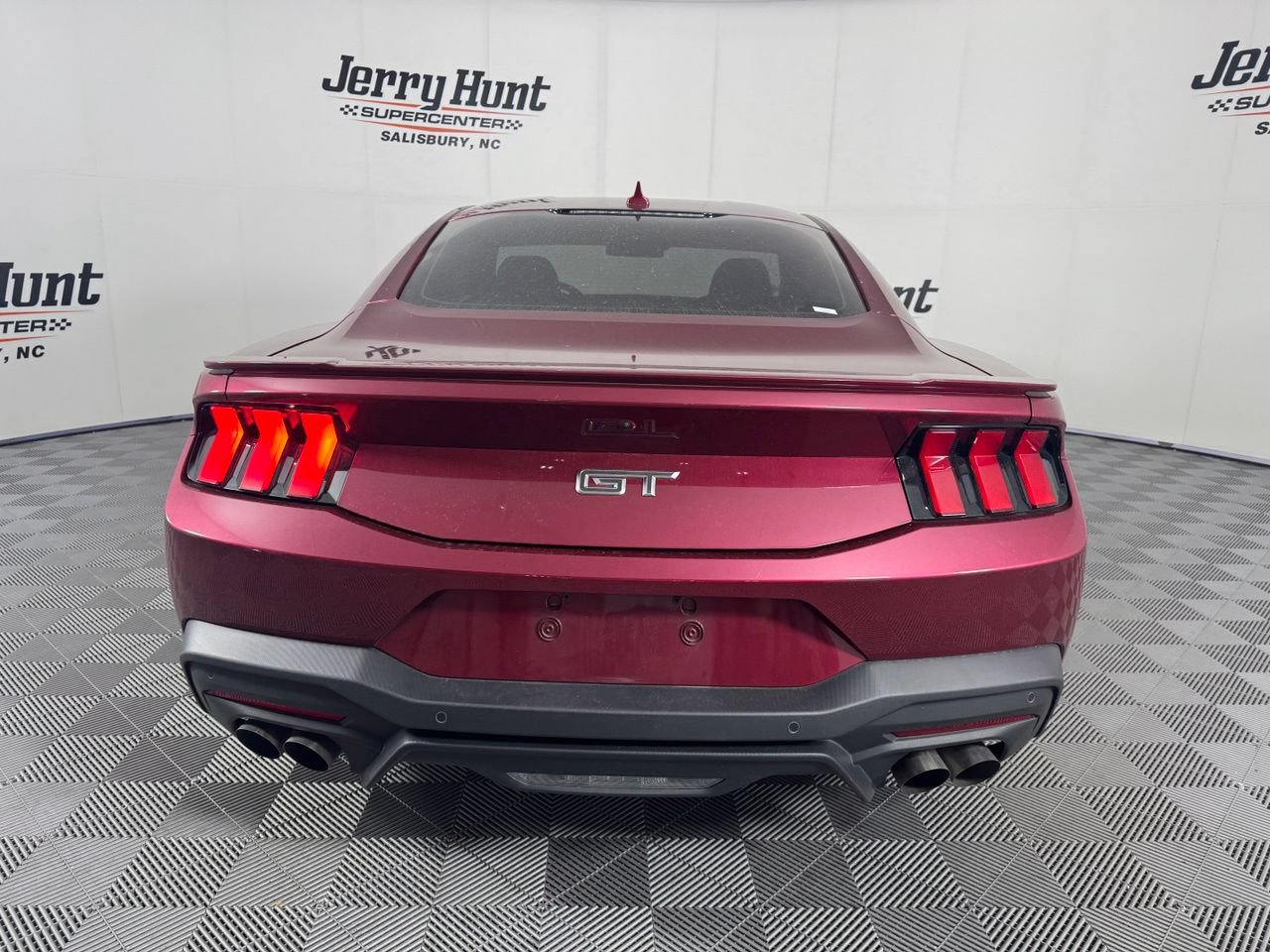 Used 2025 Ford Mustang GT RWD image 8