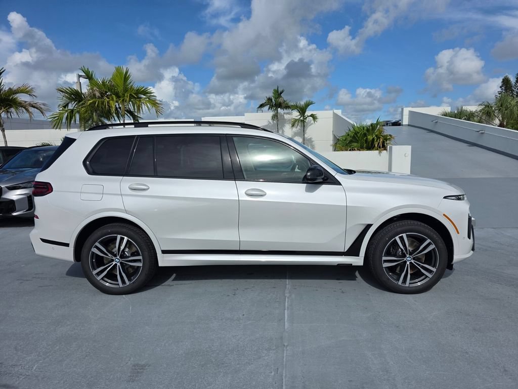 New 2027 BMW X7 M60i AWD/4WD image 3