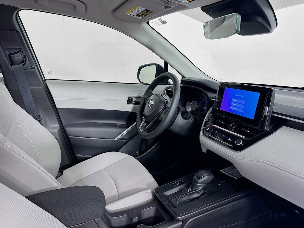 Used 2026 Toyota Corolla Cross LE image 34