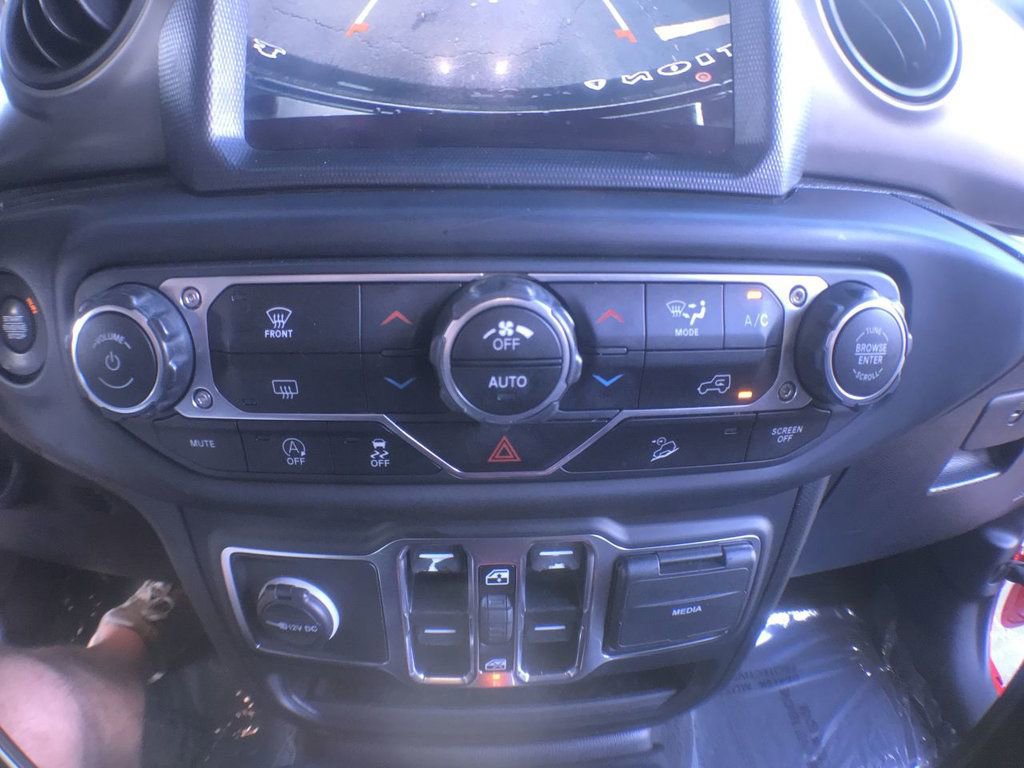 Used 2021 Jeep Wrangler Sport image 19