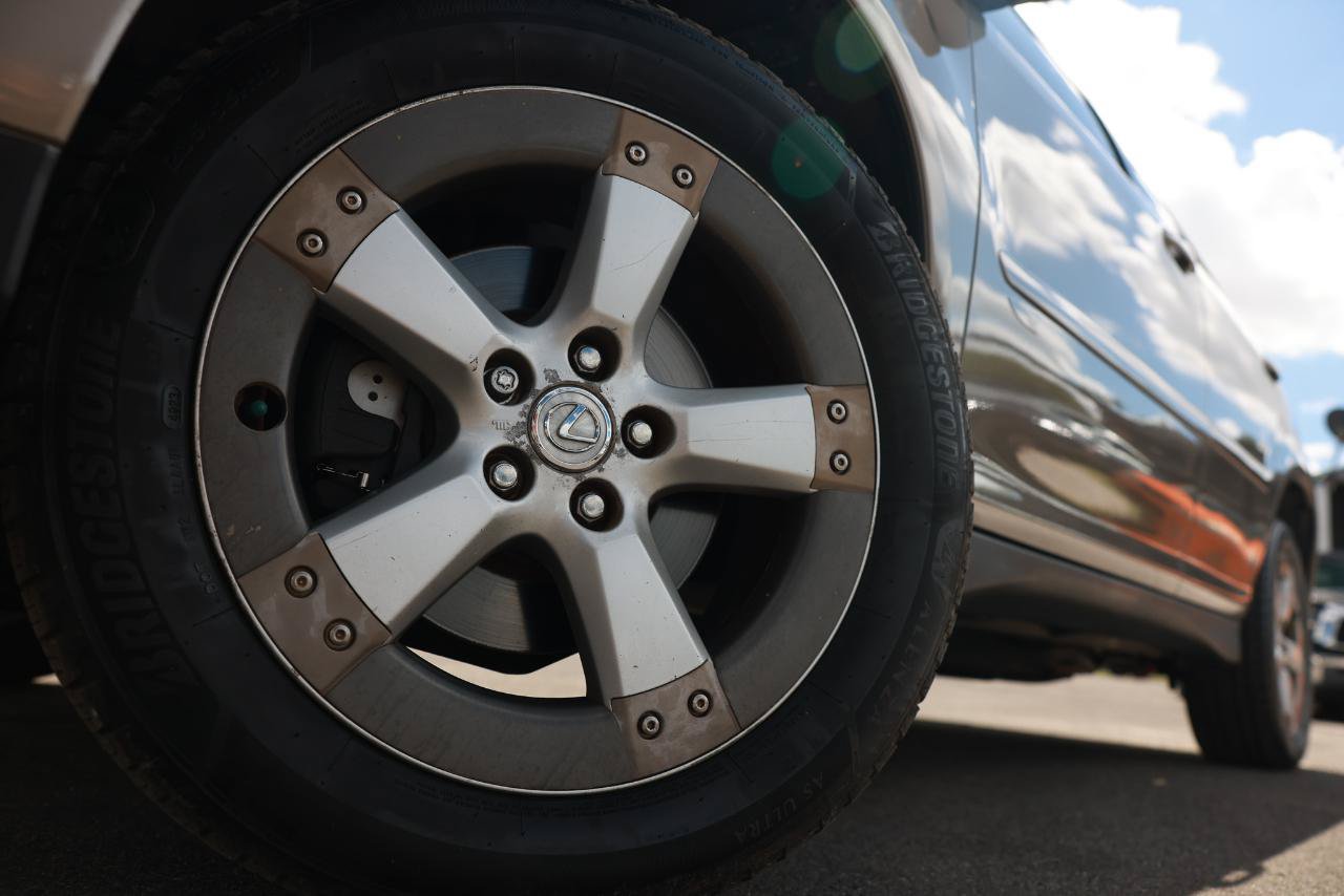 Used 2005 Lexus RX 330 w/ Premium Plus Pkg FWD image 28