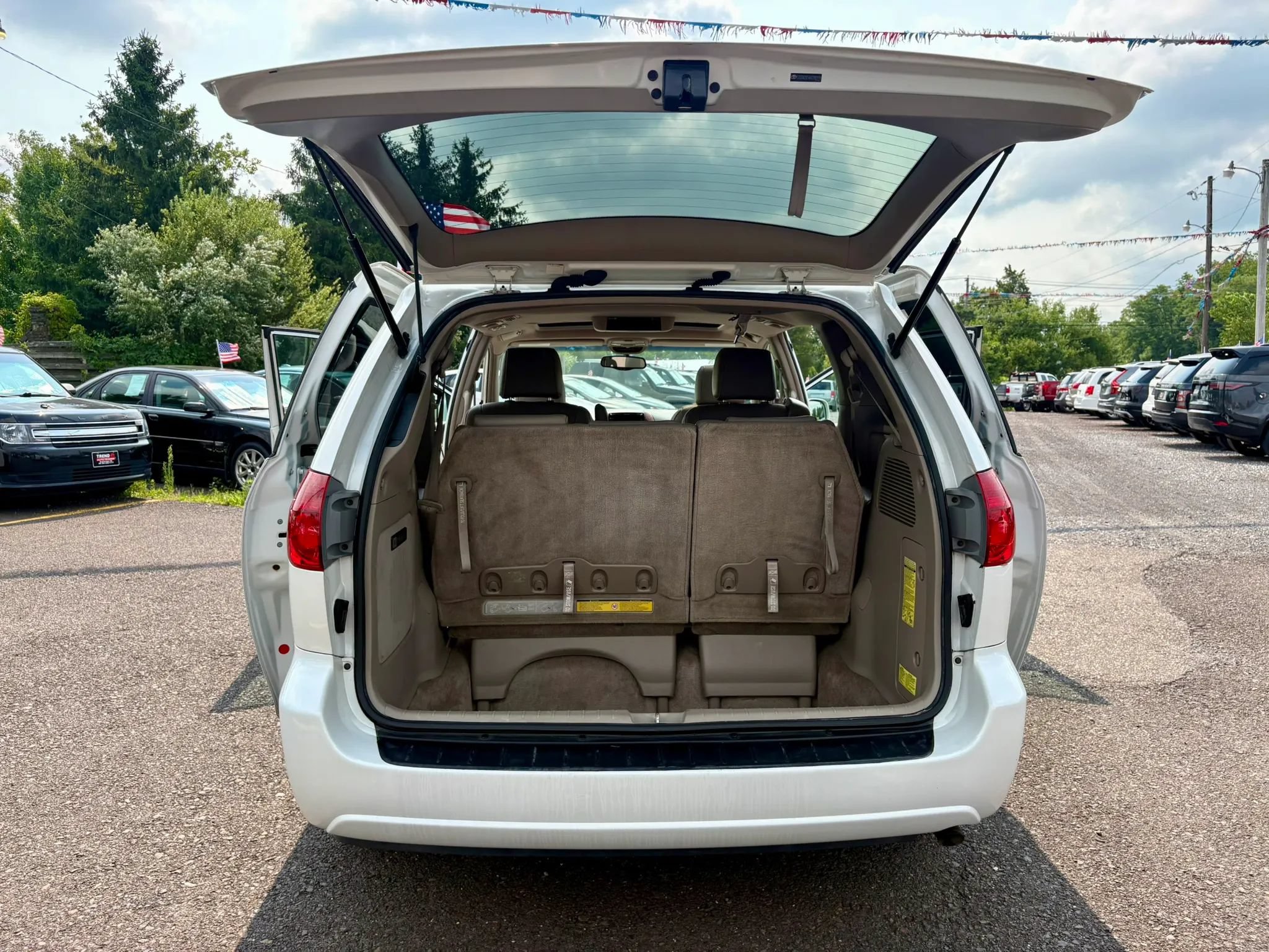 Used 2006 Toyota Sienna XLE w/ XLE Pkg 8 FWD image 22