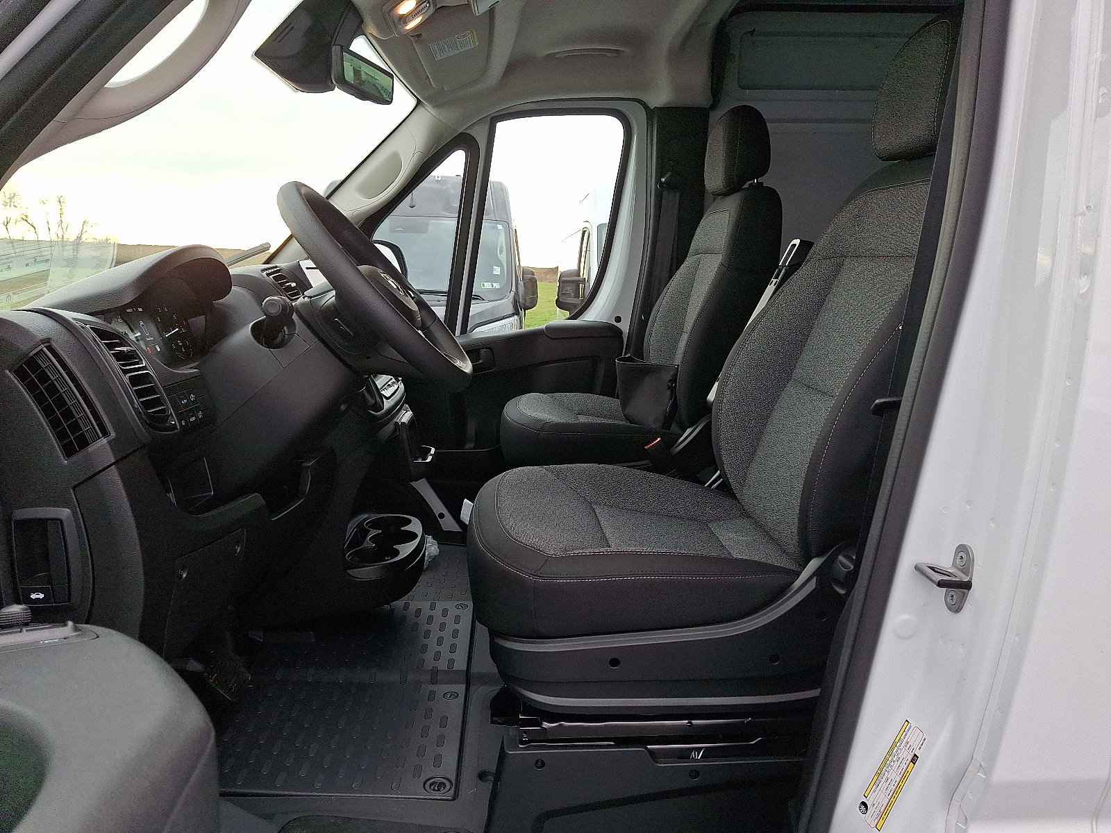 Used 2024 RAM ProMaster 2500 w/ Safety Group FWD image 9