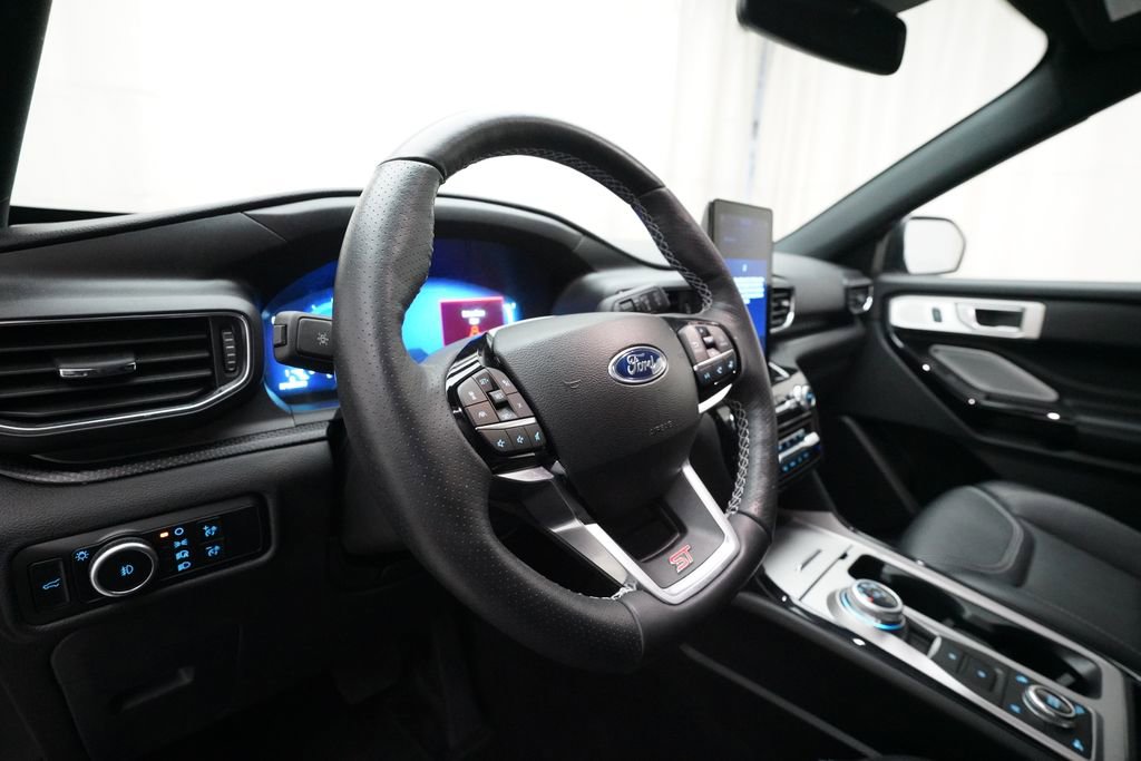 Used 2023 Ford Explorer ST w/ Equipment Group 401A image 8