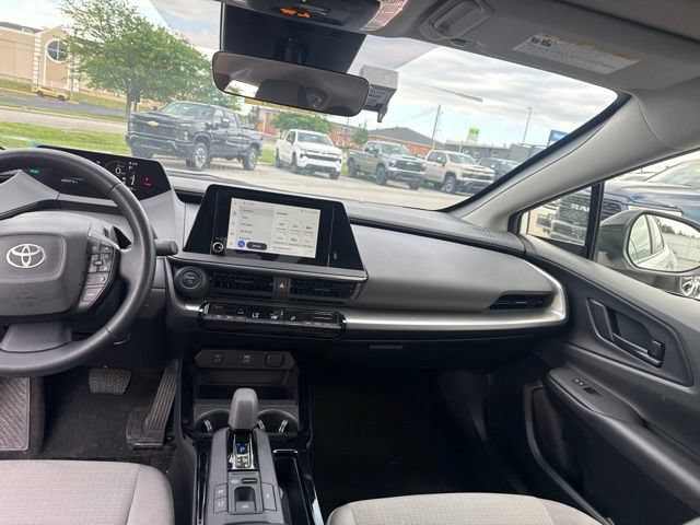Used 2024 Toyota Prius LE FWD image 28