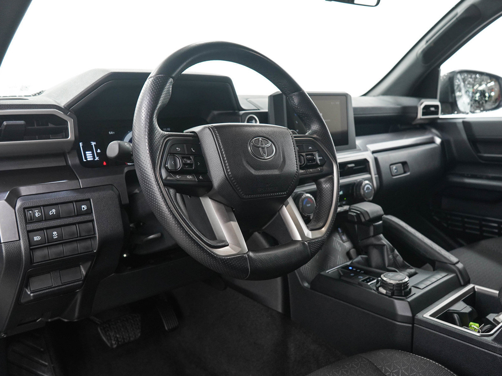 Used 2025 Toyota 4Runner SR5 AWD/4WD image 23