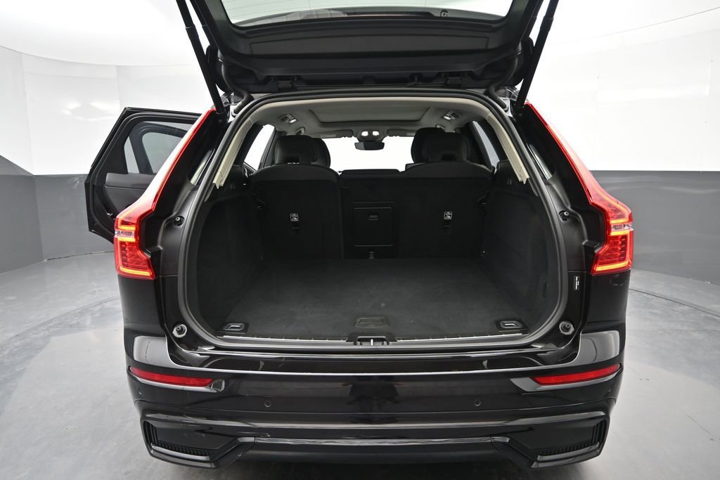 Used 2025 Volvo XC60 B5 Plus w/ Climate Package AWD/4WD image 18