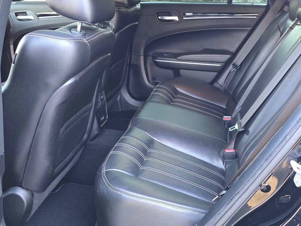 Used 2019 Chrysler 300 S w/ S Model Appearance Package image 5