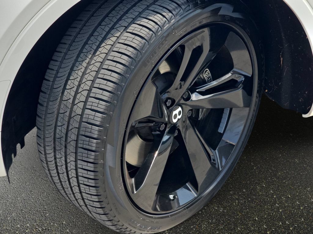 Used 2021 Bentley Bentayga AWD/4WD image 36