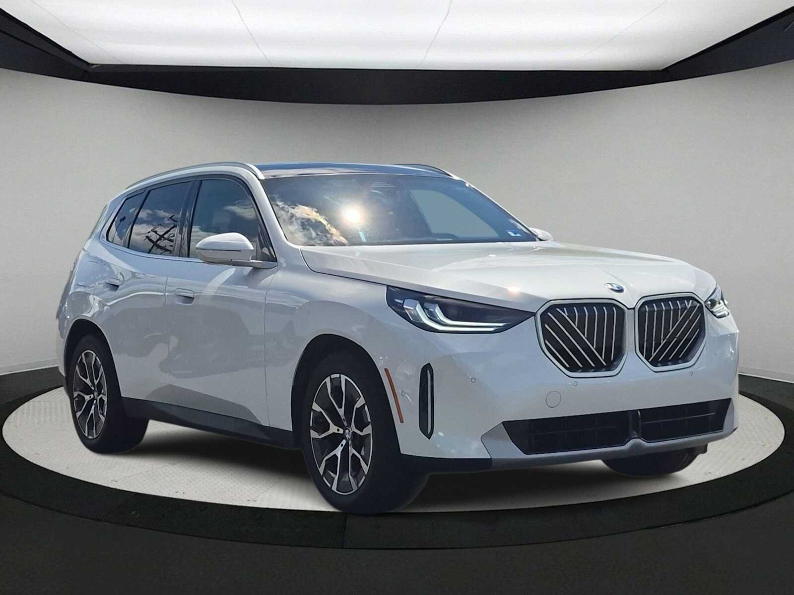 Used 2026 BMW X3 xDrive30i w/ Convenience Package AWD/4WD image 2