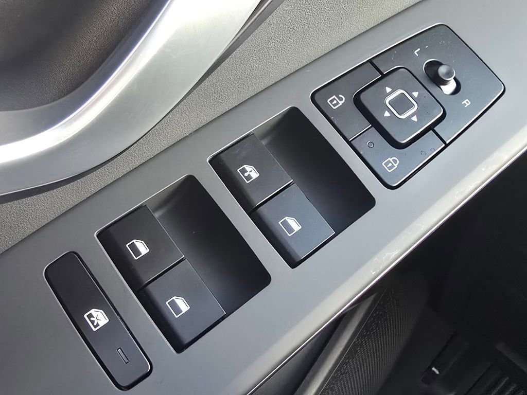 New 2025 Kia Niro Wind image 23