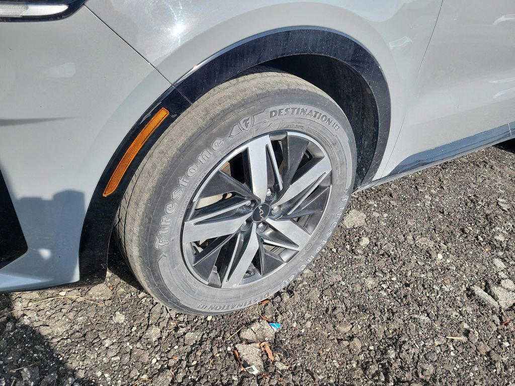 Used 2022 Kia Sorento EX w/ Panoramic Sunroof Package FWD image 2