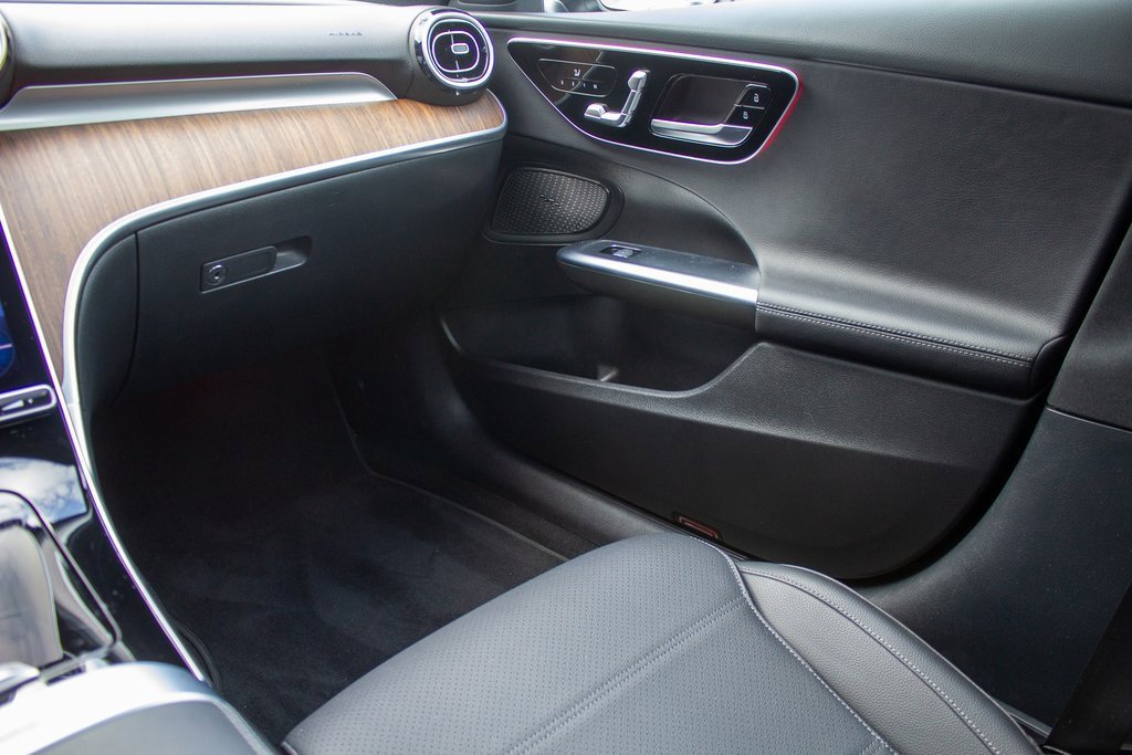 Used 2025 Mercedes-Benz C 300 4MATIC Sedan image 20