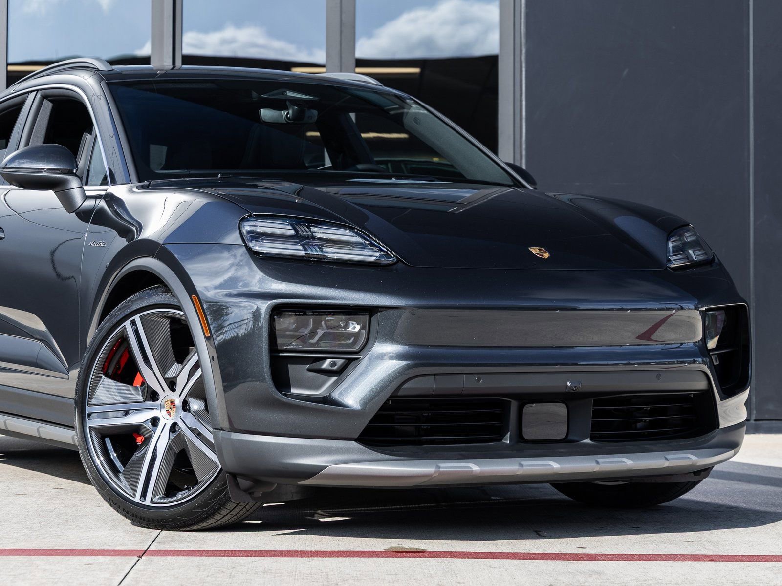 New 2025 Porsche Macan 4S Electric image 9