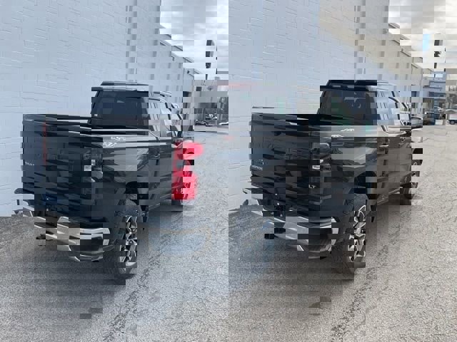 Used 2024 Chevrolet Silverado 1500 LT image 4