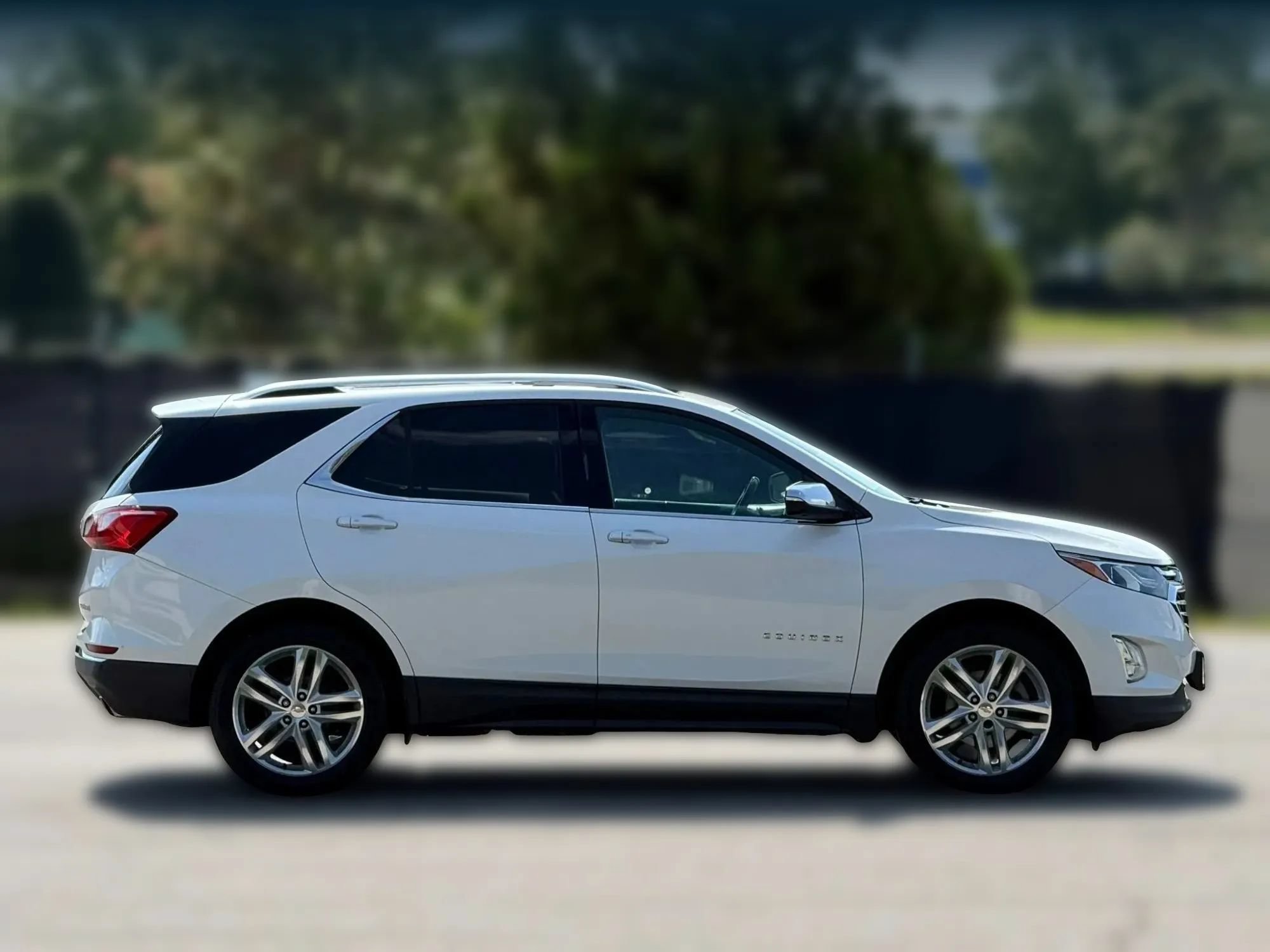 Used 2018 Chevrolet Equinox Premier w/ Premier True North Edition AWD/4WD image 7