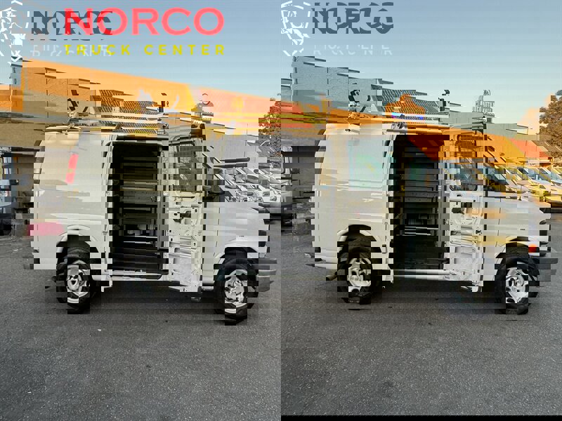 Used 2014 Chevrolet Express 2500 image 2